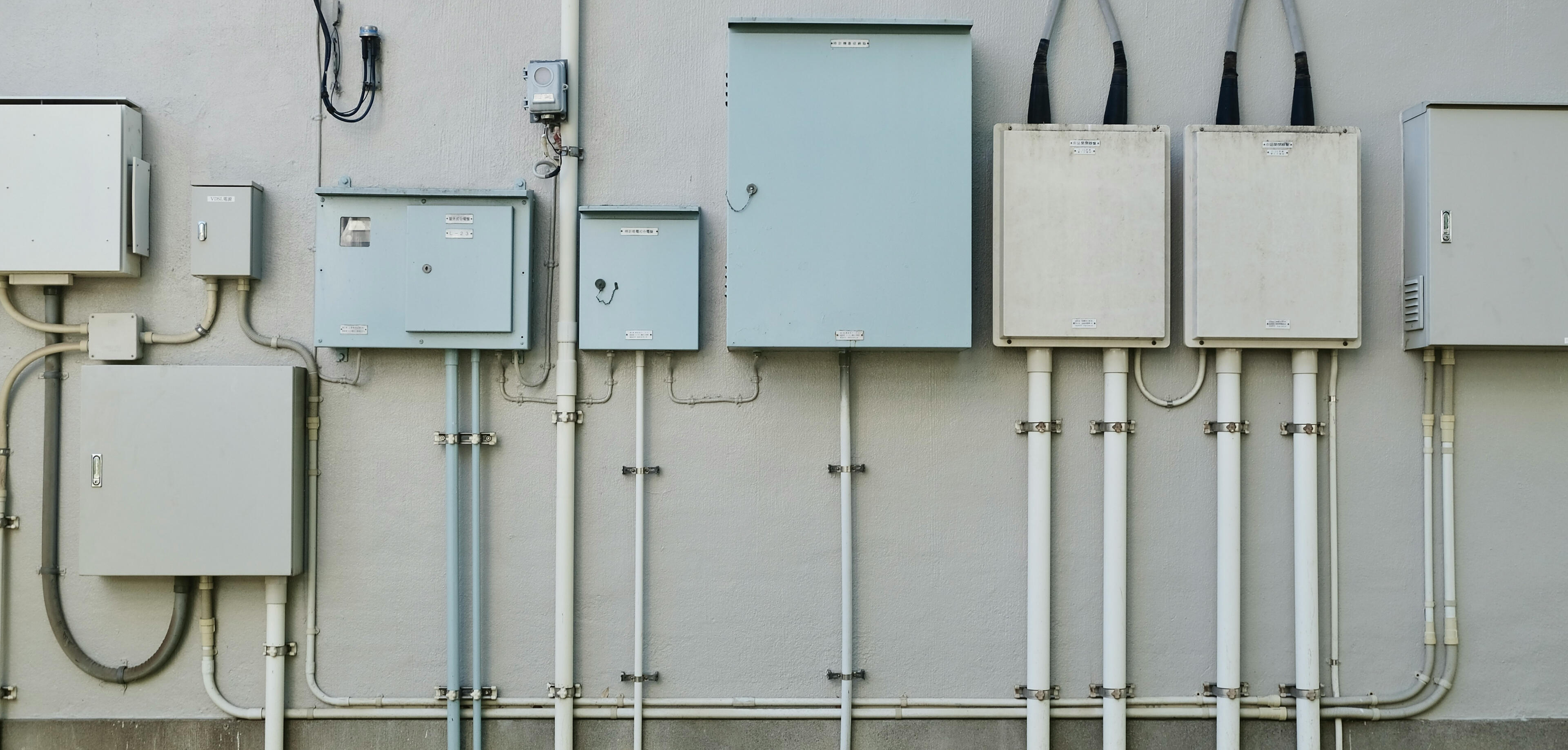 So many connections, so many points of failure.